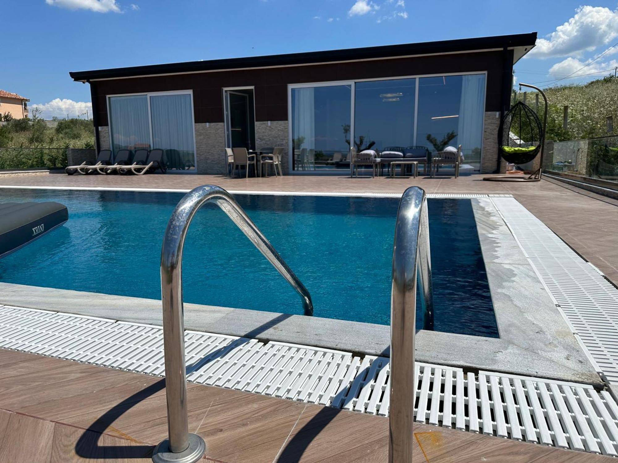 Top Villas Дуррес Екстер'єр фото